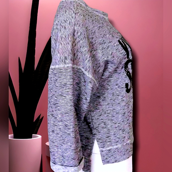 VS Crewneck Sweatshirt 3/4 Sleeve Heather Gray Black Sequin Logo on Front Size L - Picture 3 of 10